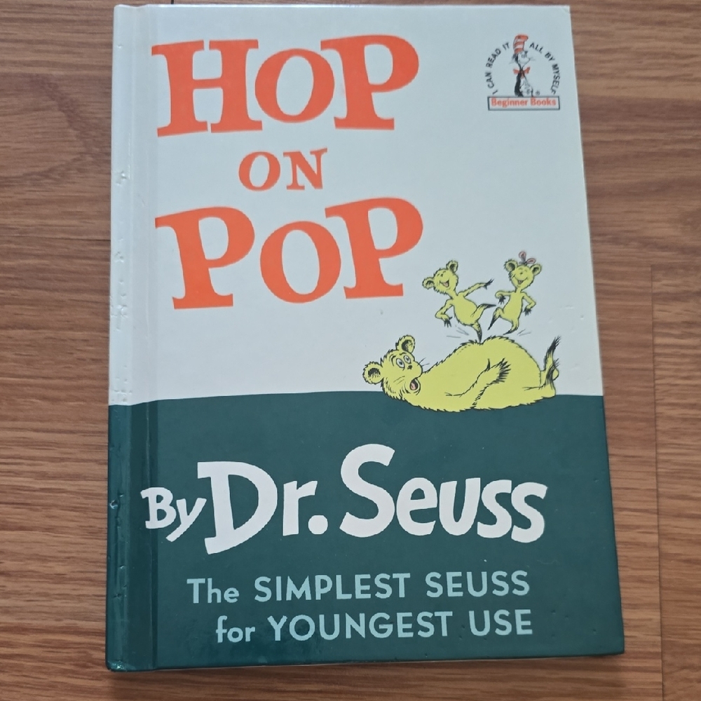 Dr. Seuss 'Hop on Pop' Kids Learning Book - Green and White